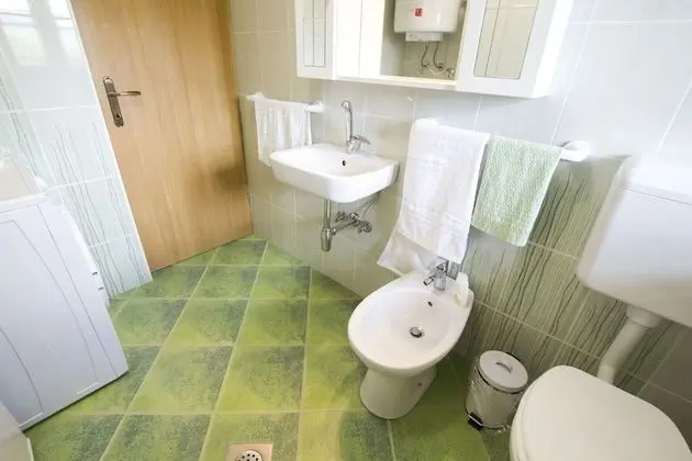 Kır Evi (Country House Srček with  Vineyard V)