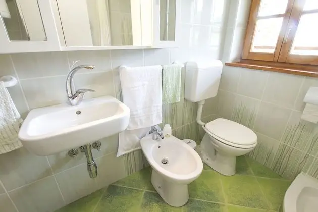 Kır Evi (Country House Srček with  Vineyard V)