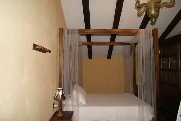 Ev, 6 Yatak Odası, 2 Banyolu