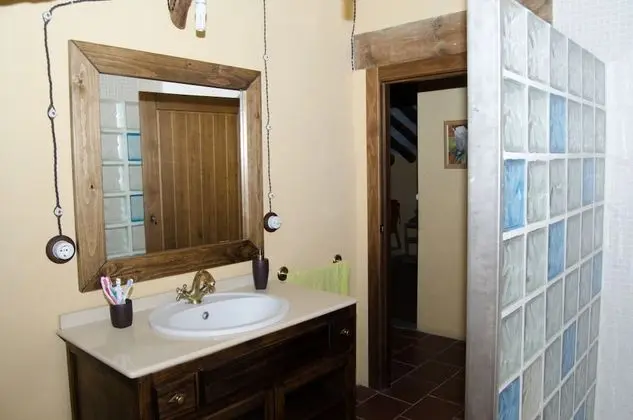 Ev, 6 Yatak Odası, 2 Banyolu