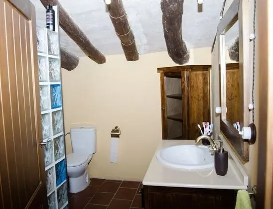 Ev, 6 Yatak Odası, 2 Banyolu