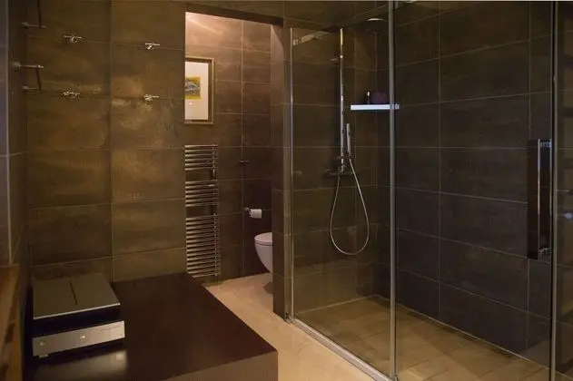 Dört Kişilik Oda, 2 Büyük (Queen) Boy Yatak, Bağlantılı Odalar (202-203)