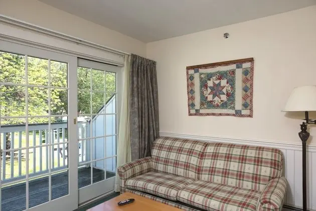 Two Queen Deluxe Suite - Pet Friendly