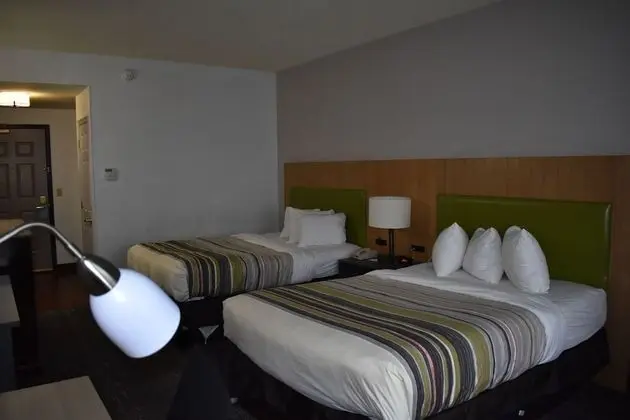 Oda, 2 Büyük (Queen) Boy Yatak, Engellilere Uygun, Sigara İçilmez