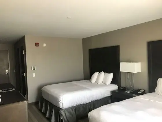 Oda, 2 Büyük (Queen) Boy Yatak, Sigara İçilmez, Göl Manzaralı