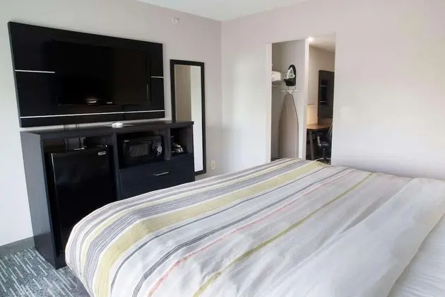 Oda, 2 Büyük (Queen) Boy Yatak, Engellilere Uygun, Sigara İçilmez