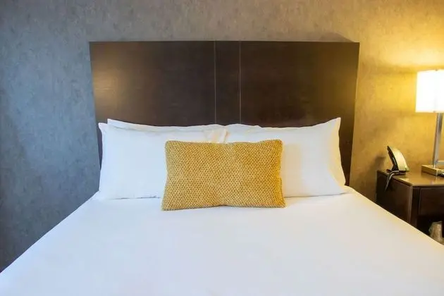 Oda, 2 Büyük (Queen) Boy Yatak, Sigara İçilmez