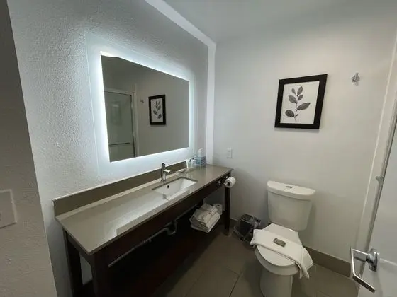 Oda, 2 Büyük (Queen) Boy Yatak, Sigara İçilmez