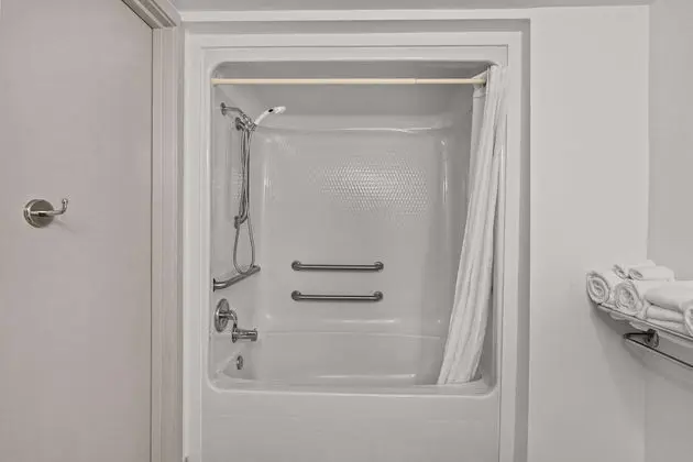 Premium Oda, 2 Büyük (Queen) Boy Yatak, Engellilere Uygun, Sigara İçilmez