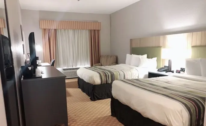 Oda, 2 Büyük (Queen) Boy Yatak, Engellilere Uygun, Sigara İçilmez