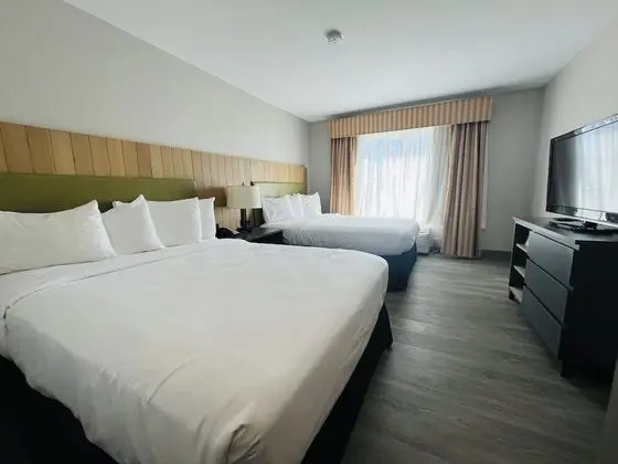 Oda, 2 Büyük (Queen) Boy Yatak, Engellilere Uygun, Sigara İçilmez