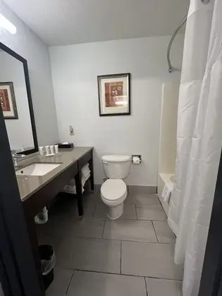 Oda, 2 Büyük (Queen) Boy Yatak, Sigara İçilmez