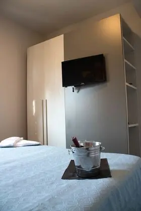 Büyük Yataklı Tek Kişilik Oda