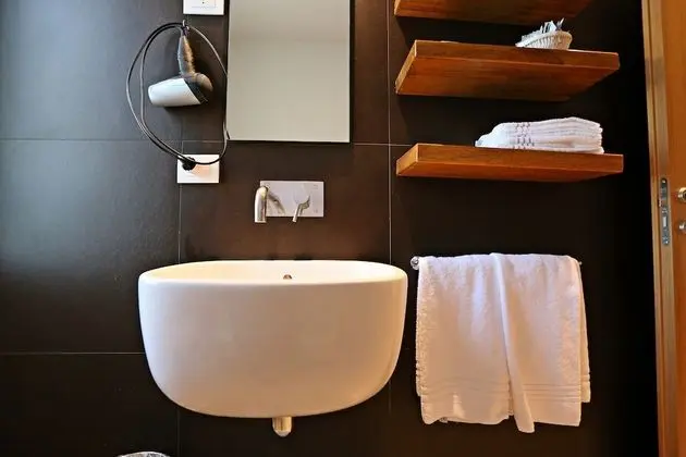 Büyük Yataklı Tek Kişilik Oda