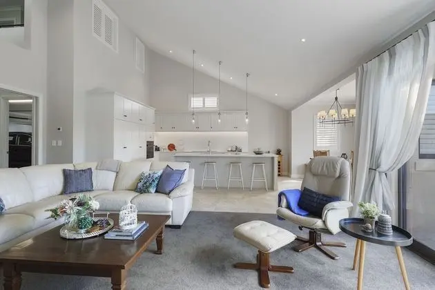 Ev