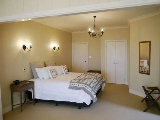 Tek Büyük veya İki Ayrı Yataklı Oda, Göl Manzaralı (Whangamata Room)