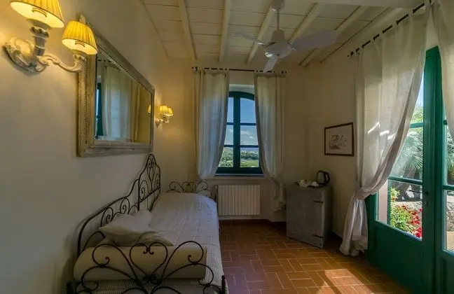 Üç Kişilik Oda, Veranda