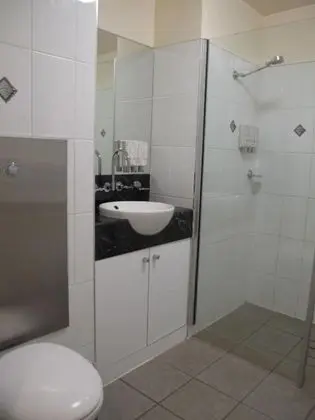 Üç Kişilik Oda, 1 Yatak Odası