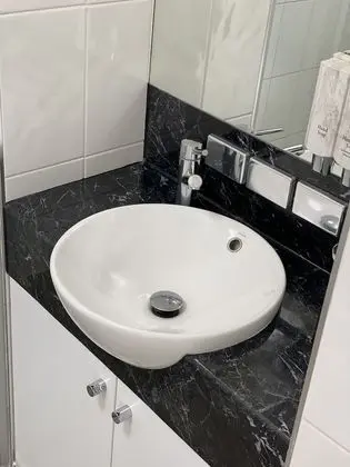 Üç Kişilik Oda, 1 Yatak Odası