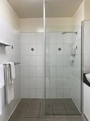 Üç Kişilik Oda, 1 Yatak Odası