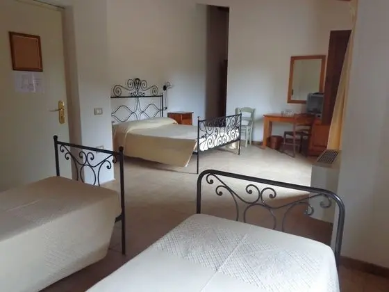 Üç Kişilik Oda