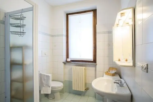 Tek Büyük Yataklı Oda (External Private Bathroom)