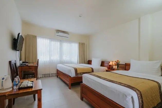 Deluxe Üç Kişilik Oda, Havuz Manzaralı