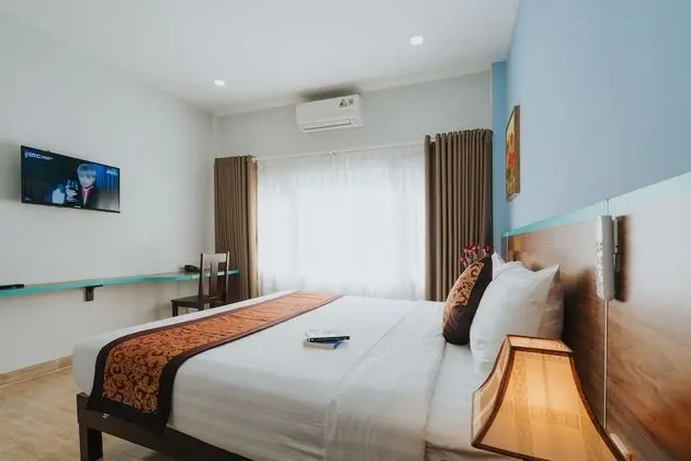 Deluxe Üç Kişilik Oda, Havuz Manzaralı