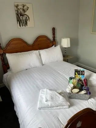 Tek Büyük Yataklı Oda, Ortak Banyo