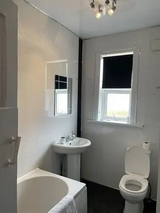 Tek Büyük Yataklı Oda, Ortak Banyo