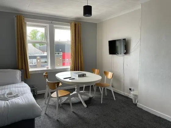 Tek Büyük Yataklı Oda, Ortak Banyo