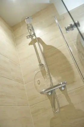 Deluxe Tek Büyük Yataklı Oda, Banyolu/Duşlu
