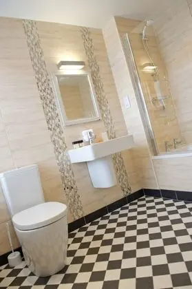 Standard Süit, Banyolu/Duşlu