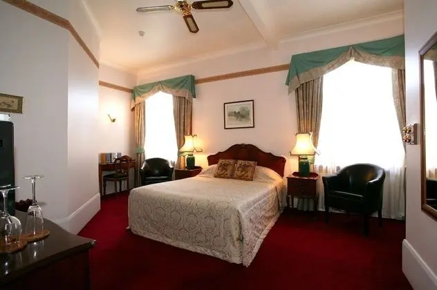 Luxury Tek Büyük Yataklı Oda