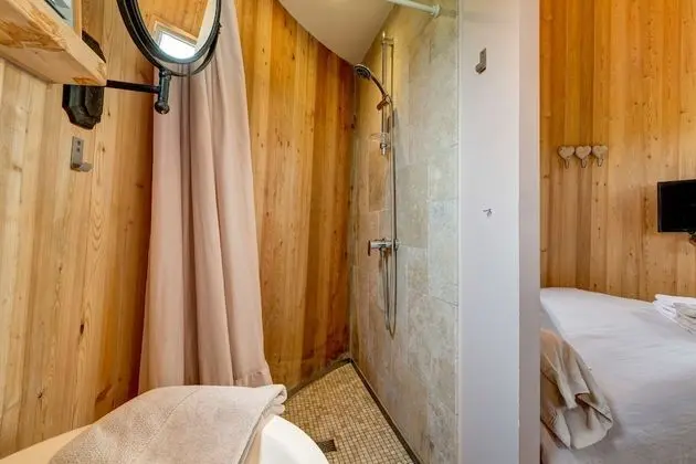 Tek Büyük Yataklı Oda (Lovely Cosy)