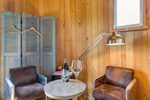 Tek Büyük Yataklı Oda (Metal Glam )