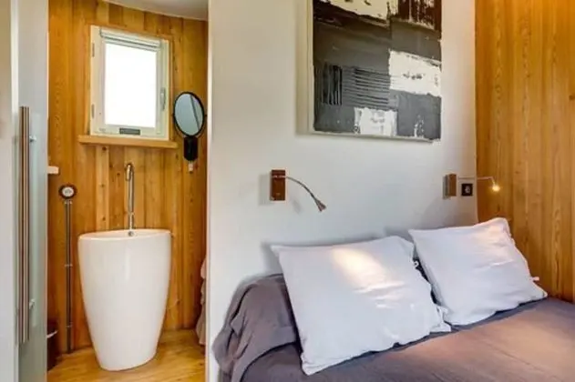 Tek Büyük Yataklı Oda (Metal Glam )