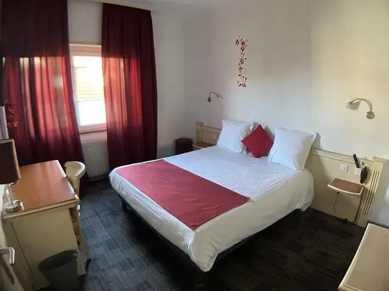 Standard Tek Büyük Yataklı Oda