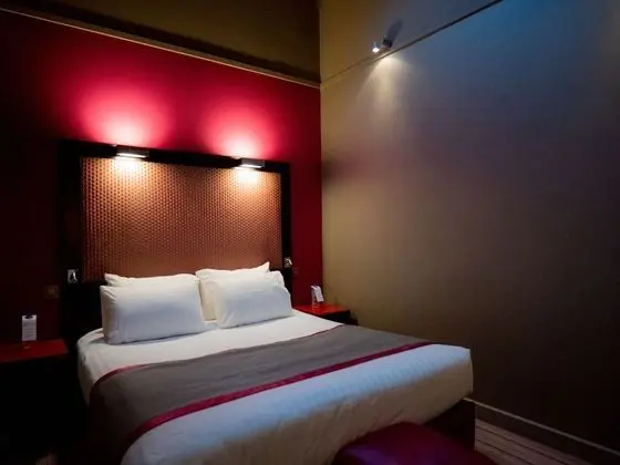 Comfort Tek Büyük Yataklı Oda