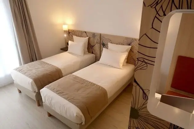 Comfort Tek Büyük veya İki Ayrı Yataklı Oda