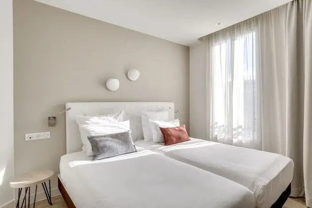 Comfort Tek Büyük Yataklı Oda