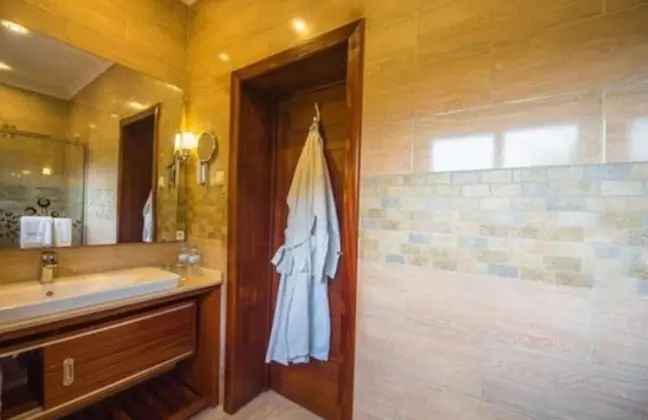 Deluxe Tek Büyük Yataklı Oda, Balkon