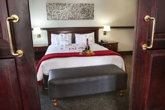 One Bedroom Twin Suite