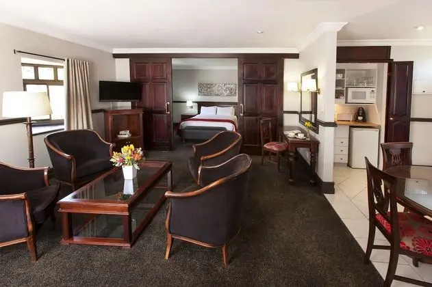 One Bedroom Twin Suite