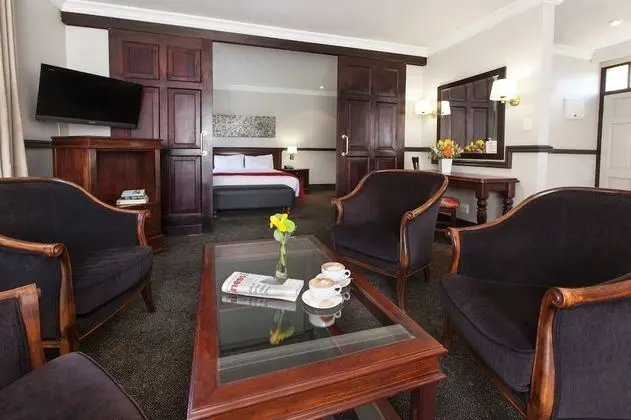 One Bedroom Twin Suite