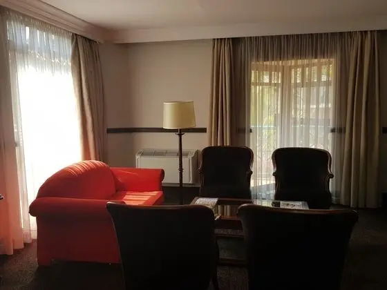 One Bedroom Twin Suite