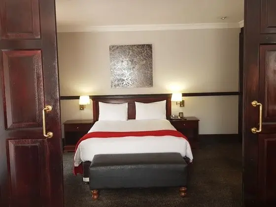 Studio Queen Suite