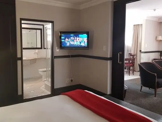 Studio Queen Suite