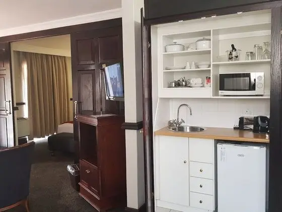 Studio Queen Suite