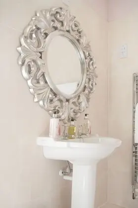 Luxury Tek Büyük Yataklı Oda, 1 En Büyük (King) Boy Yatak (Silver Room)